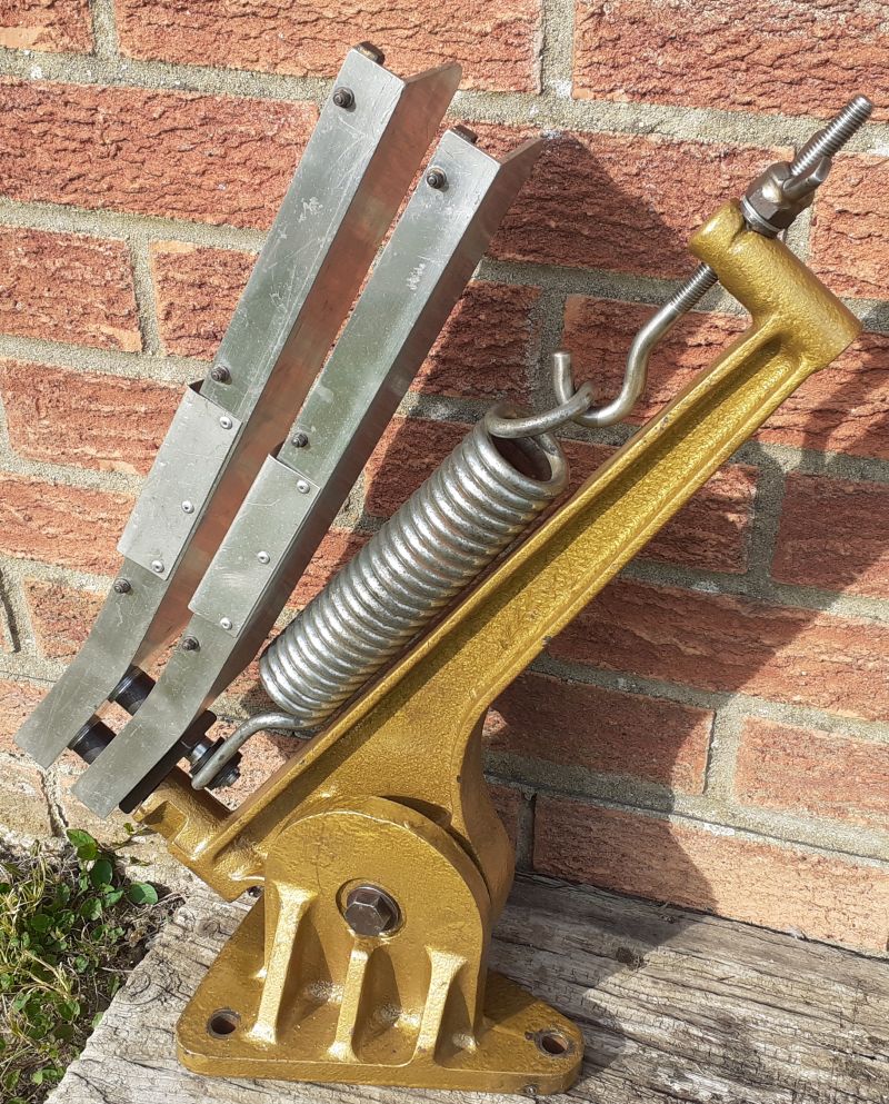 Stuart No.3 Double Arm Trap (SR339)